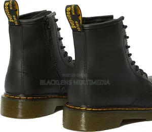 Dr. Martens Delaney Kids