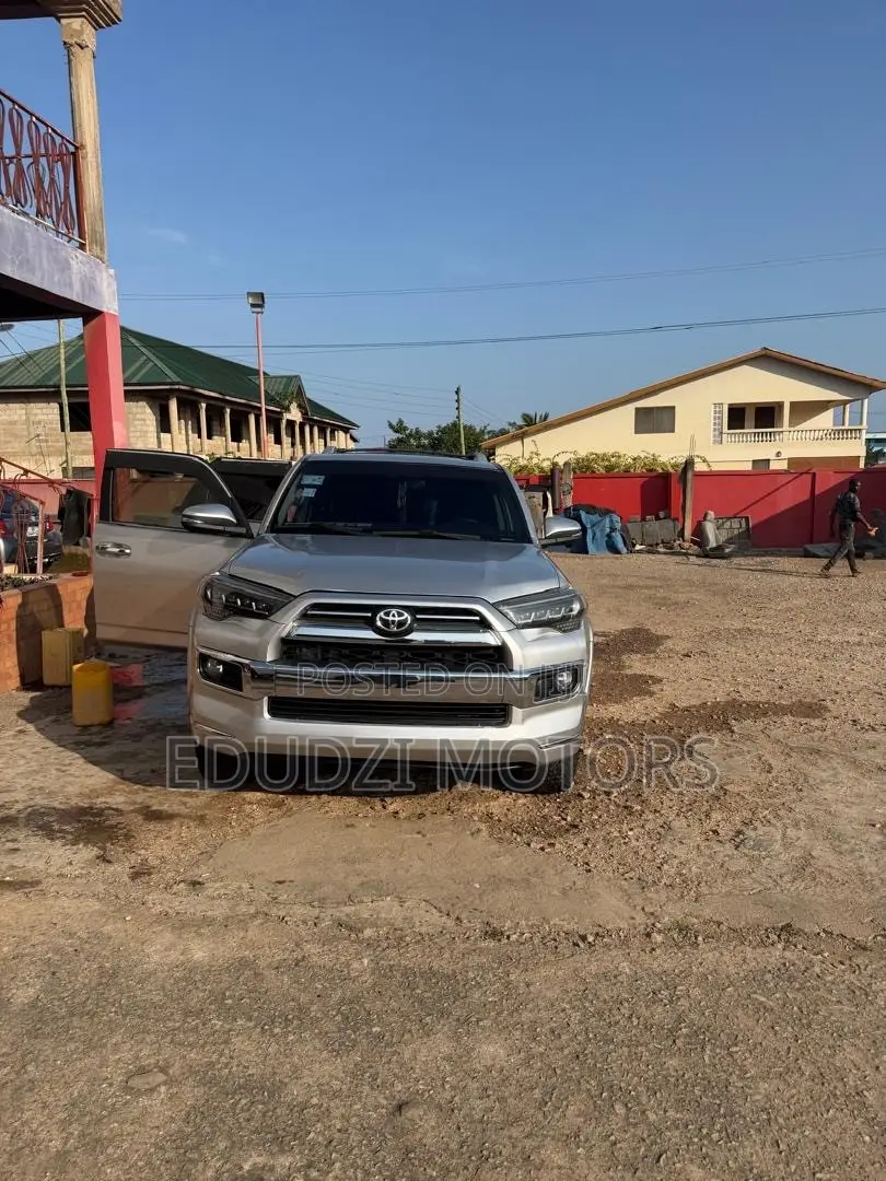 Toyota 4-Runner Limited 4x4 2019 Silver