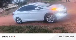 Hyundai Elantra SE 4dr Sedan (1.8L 4cyl 6A) 2015 White