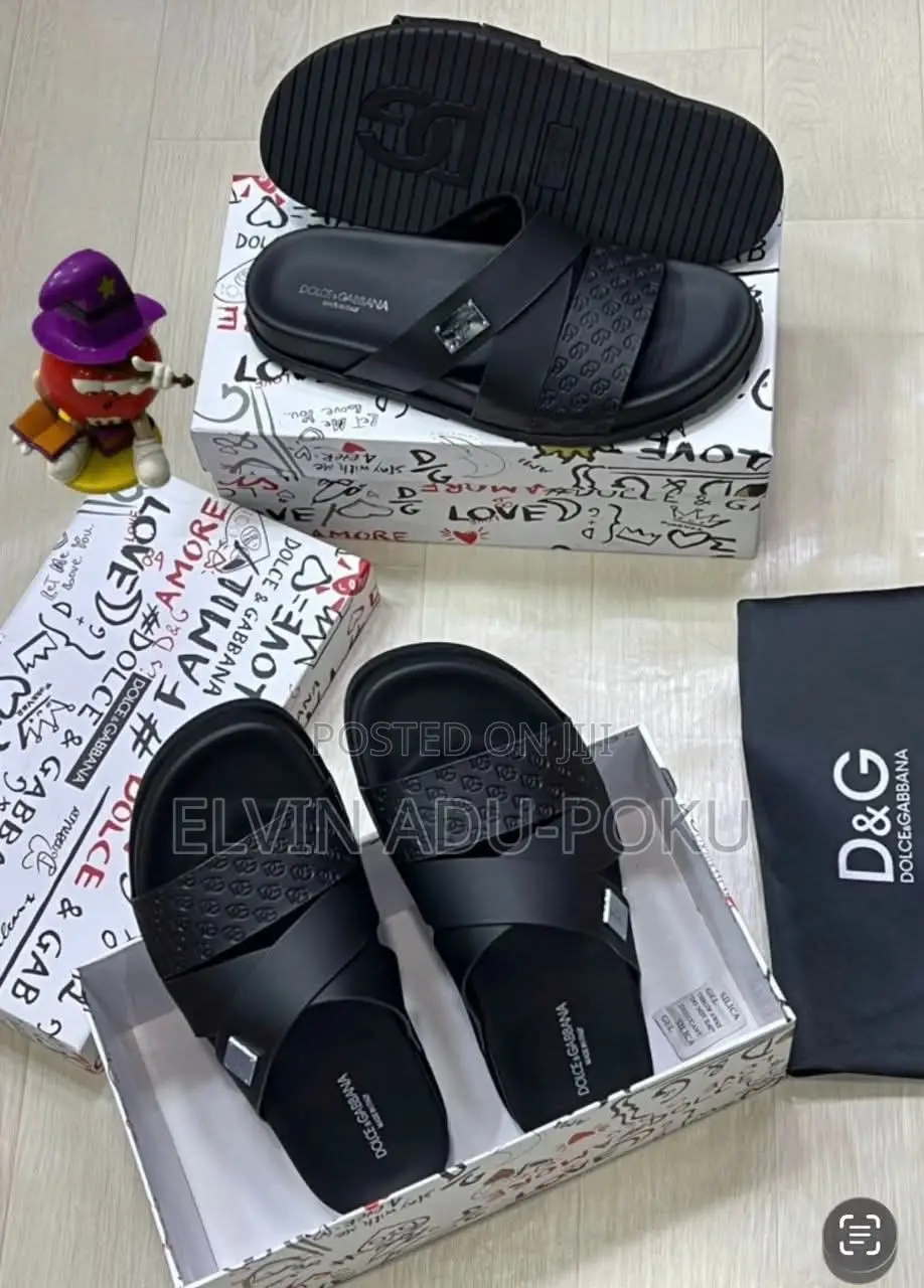 Dolce Gabbana Slippers | Black
