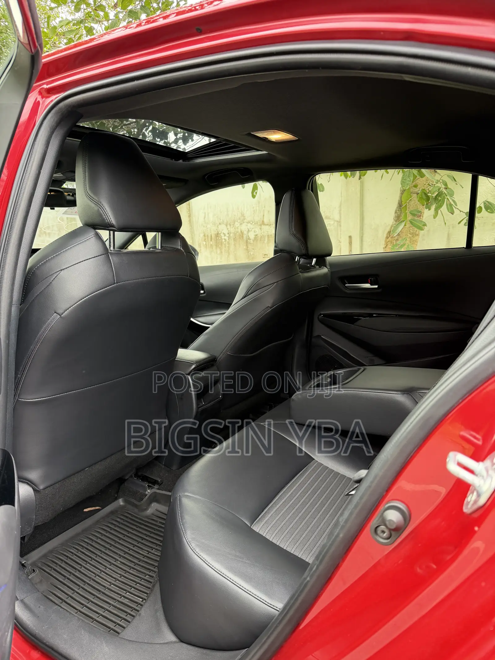 Toyota Corolla XSE 2022 Red