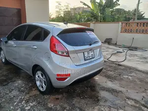 Ford Fiesta 2015 Gray