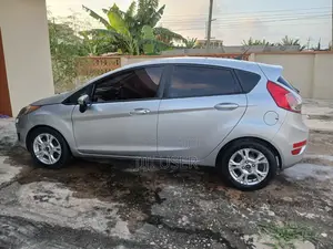 Ford Fiesta 2015 Gray