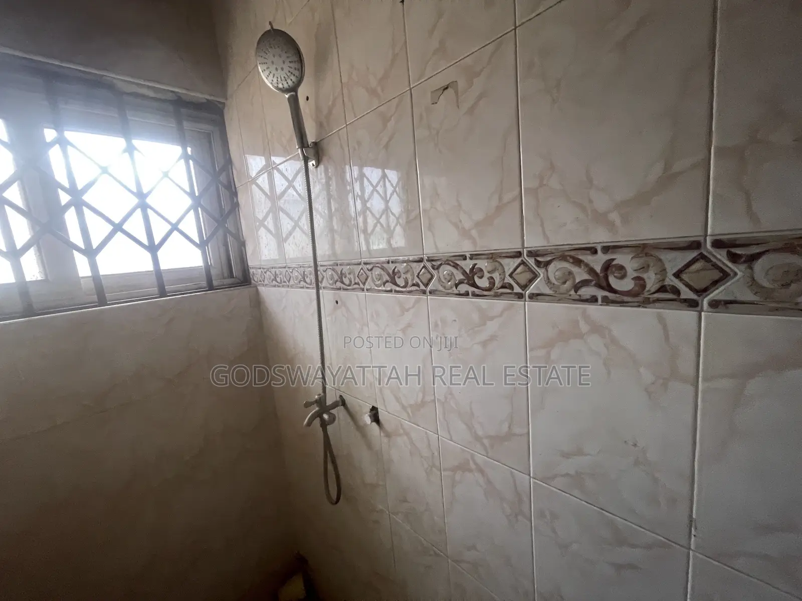 5bdrm Apartment in East Legon, Adjiriganor for rent