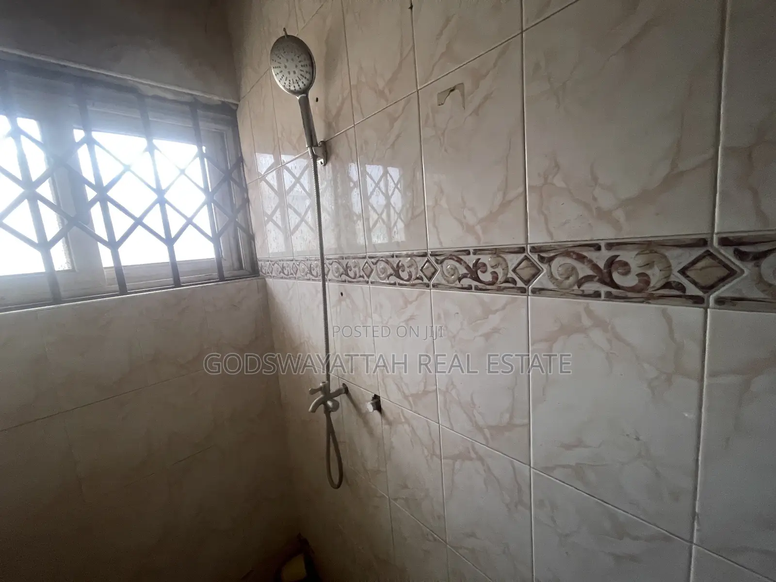 5bdrm Apartment in East Legon, Adjiriganor for rent
