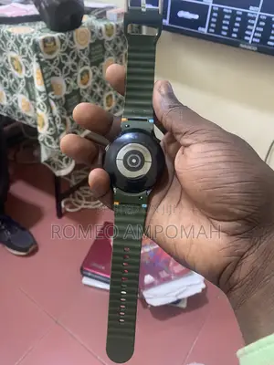 Samsung Galaxy Watch 4 Classic (LYNA)