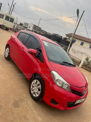 Toyota Vitz 2013 Red