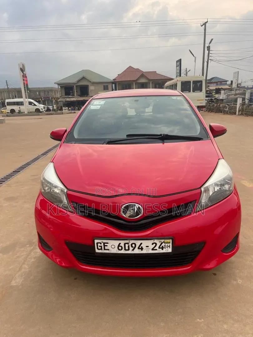Toyota Vitz 2013 Red