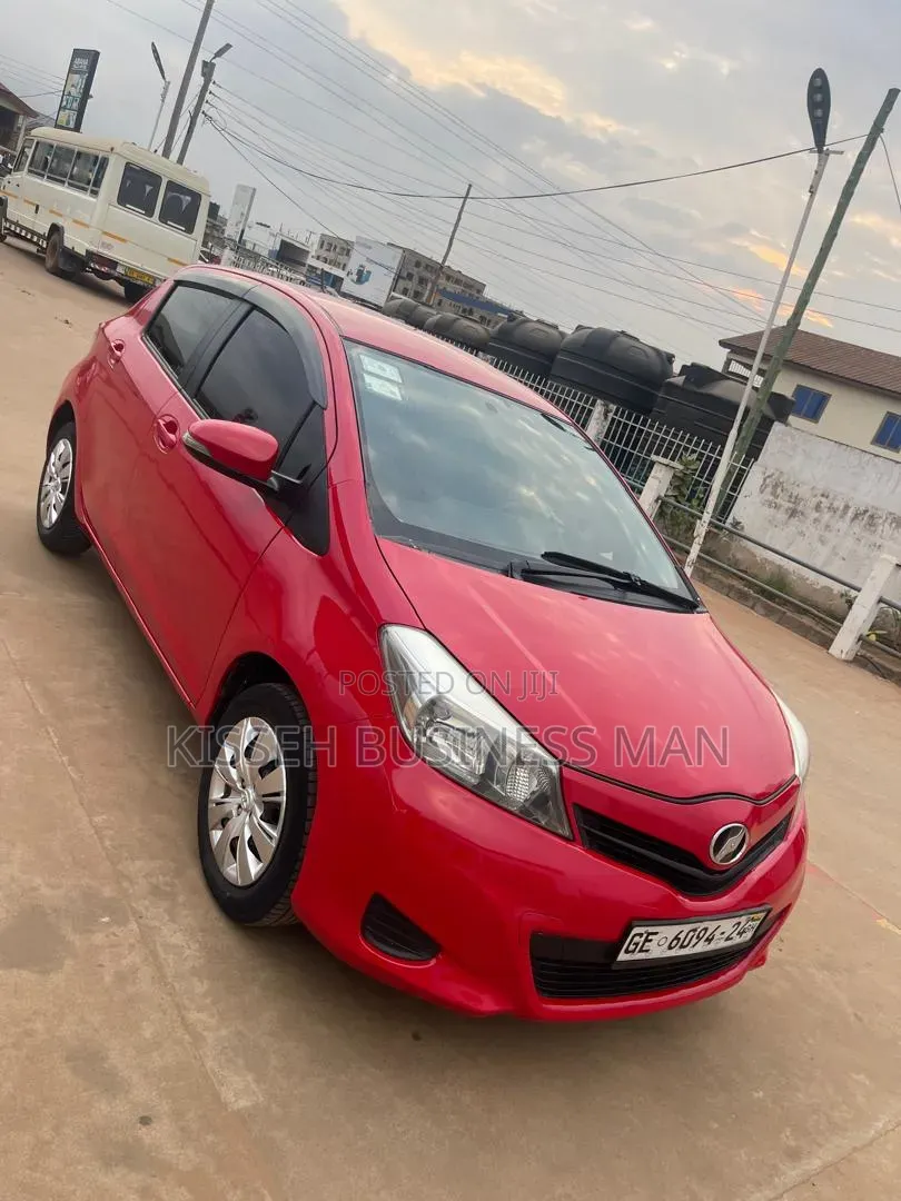 Toyota Vitz 2013 Red