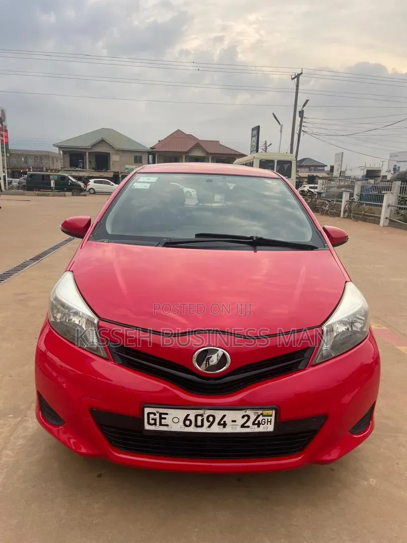 Toyota Vitz 2013 Red