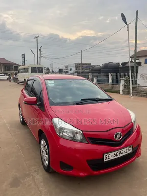 Toyota Vitz 2013 Red