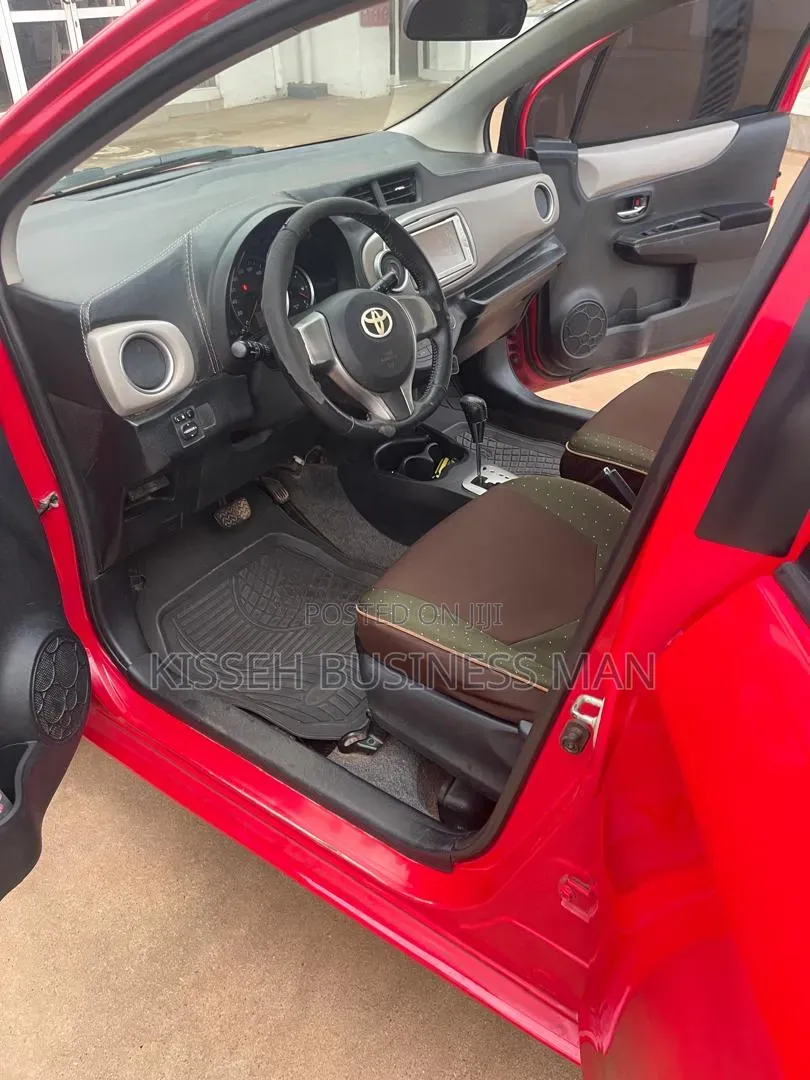 Toyota Vitz 2013 Red