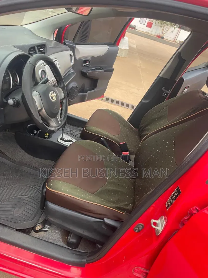 Toyota Vitz 2013 Red