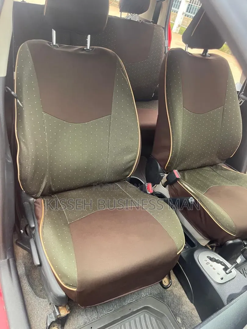 Toyota Vitz 2013 Red