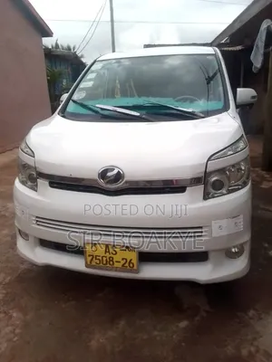 Toyota Voxy 2010 White
