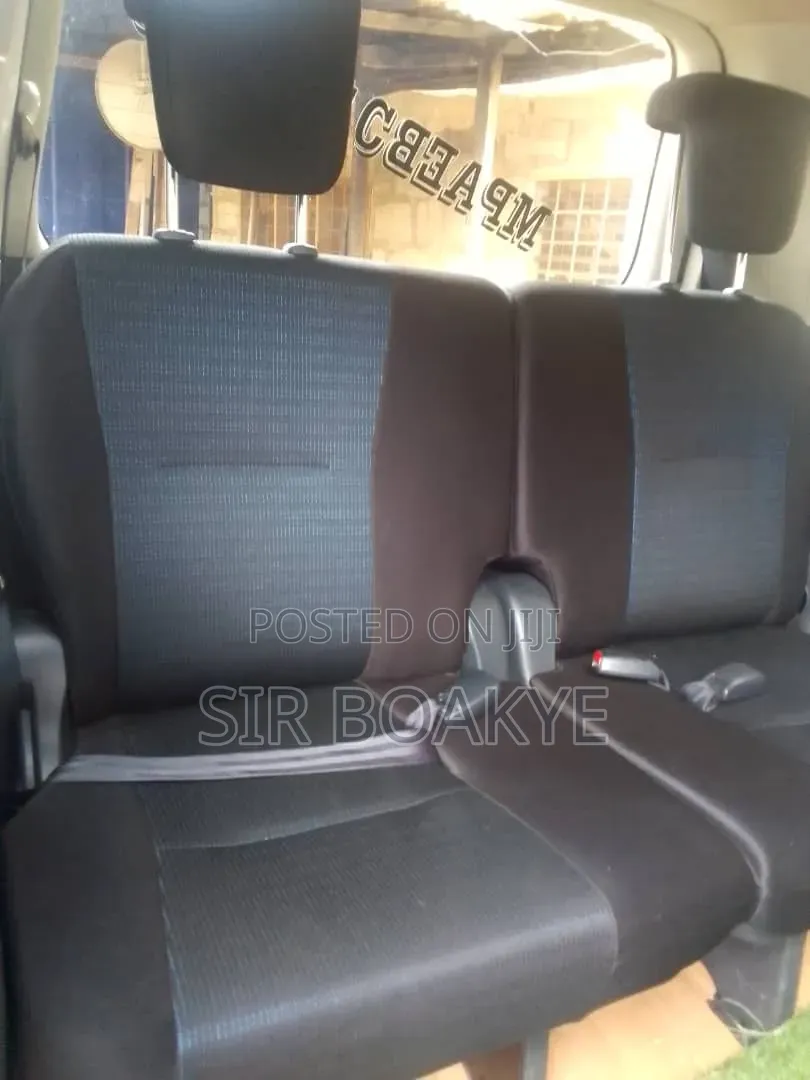 Toyota Voxy 2010 White