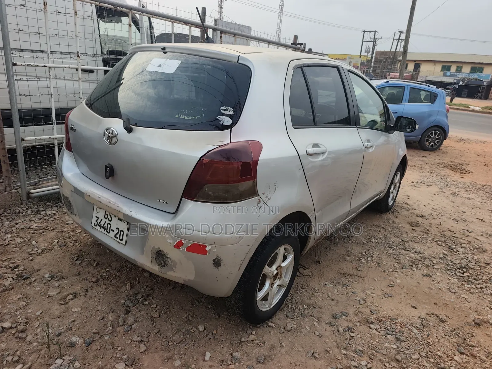 Toyota Vitz 2010 Silver