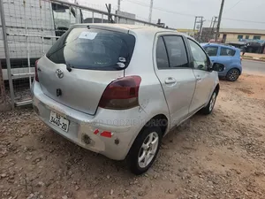 Toyota Vitz 2010 Silver