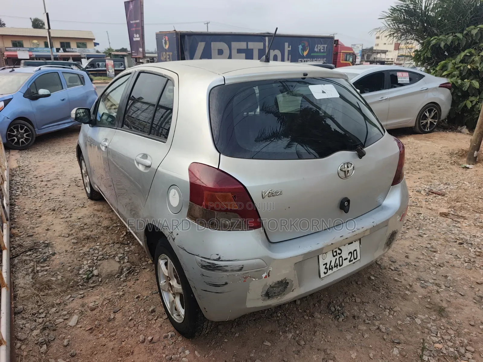 Toyota Vitz 2010 Silver