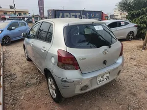 Toyota Vitz 2010 Silver