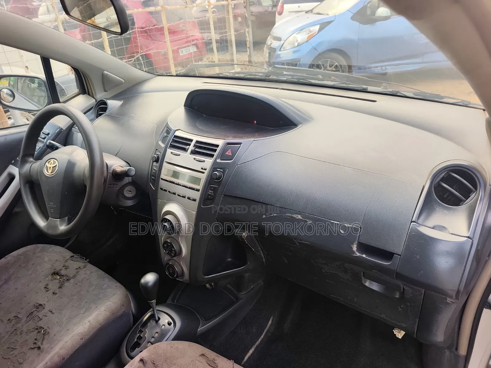 Toyota Vitz 2010 Silver