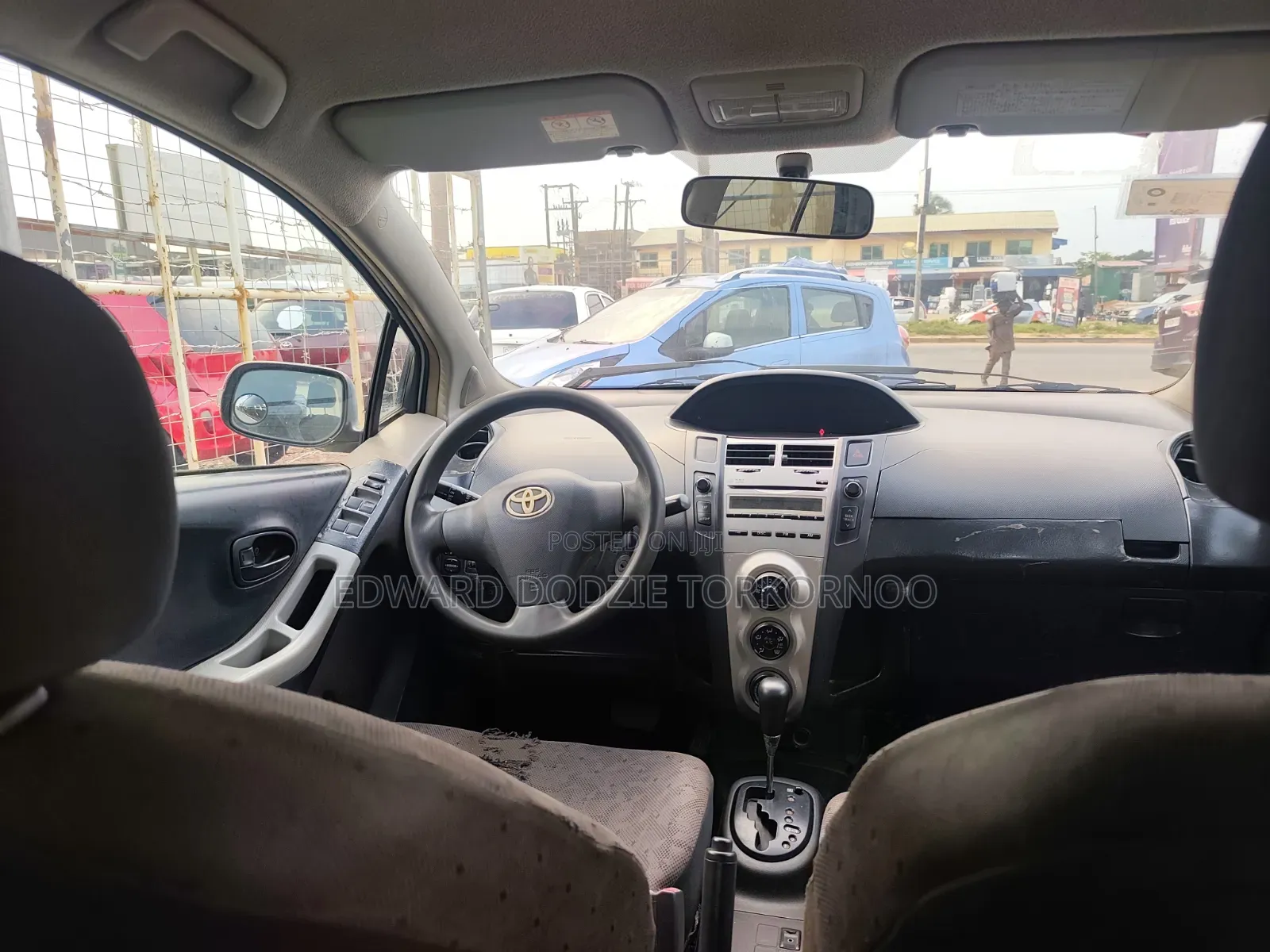 Toyota Vitz 2010 Silver