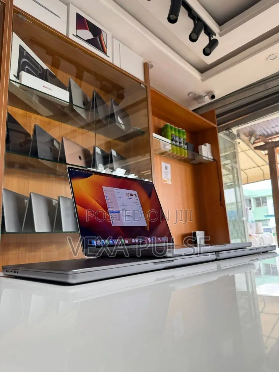 Laptop Apple MacBook Pro 2021 M1 16GB Apple M1 Pro SSD 1T
