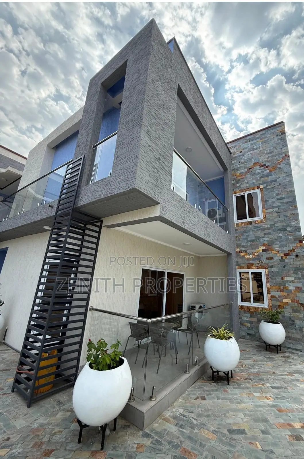 Furnished 2bdrm Apartment in Zenith Realty, Boundary Road Area for rent