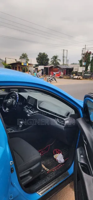 Toyota C-HR 2018 Blue