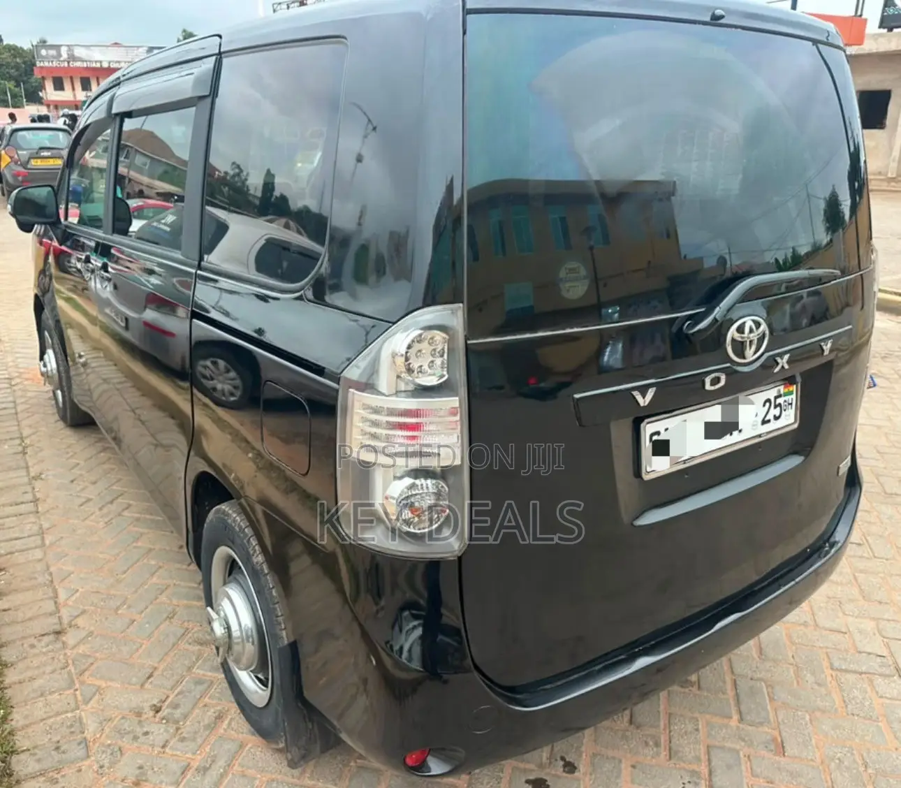 Toyota Voxy V 4WD 8-Seater 2011 Black