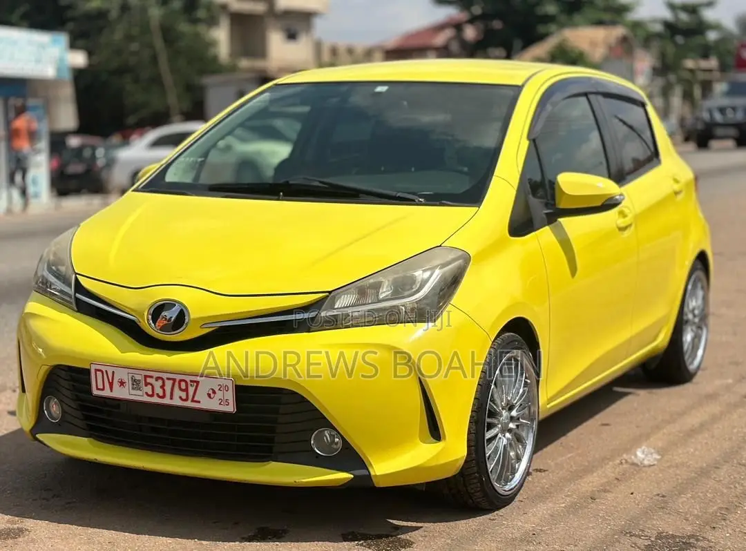 Toyota Vitz 1.3 AWD 5dr 2015 Yellow