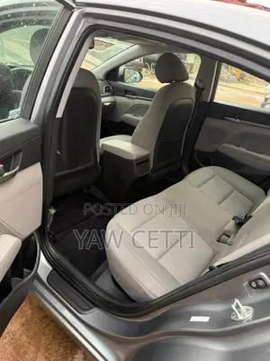 Hyundai Elantra Value Edition 2018 Silver