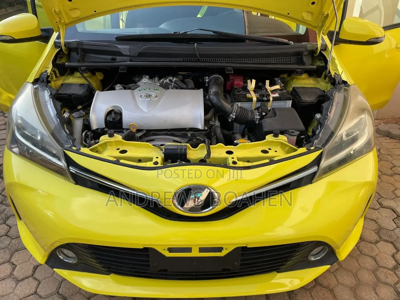 Toyota Vitz 1.3 AWD 5dr 2015 Yellow