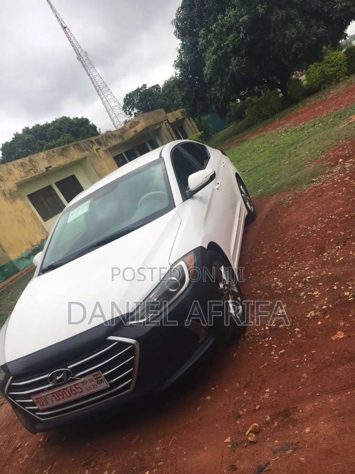 Hyundai Elantra SE Sedan FWD (2.0L 4cyl 6M) 2017 White