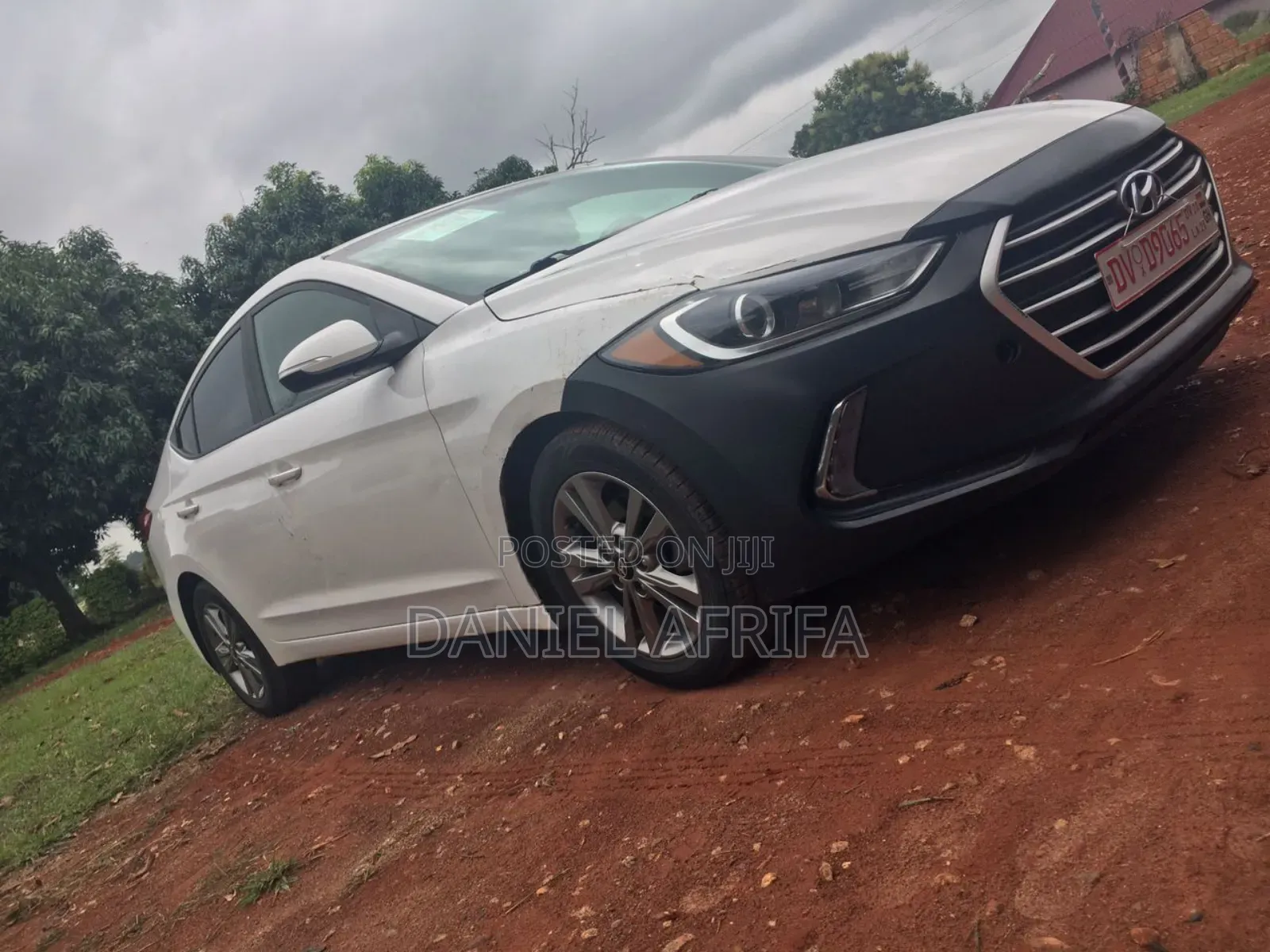 Hyundai Elantra SE Sedan FWD (2.0L 4cyl 6M) 2017 White