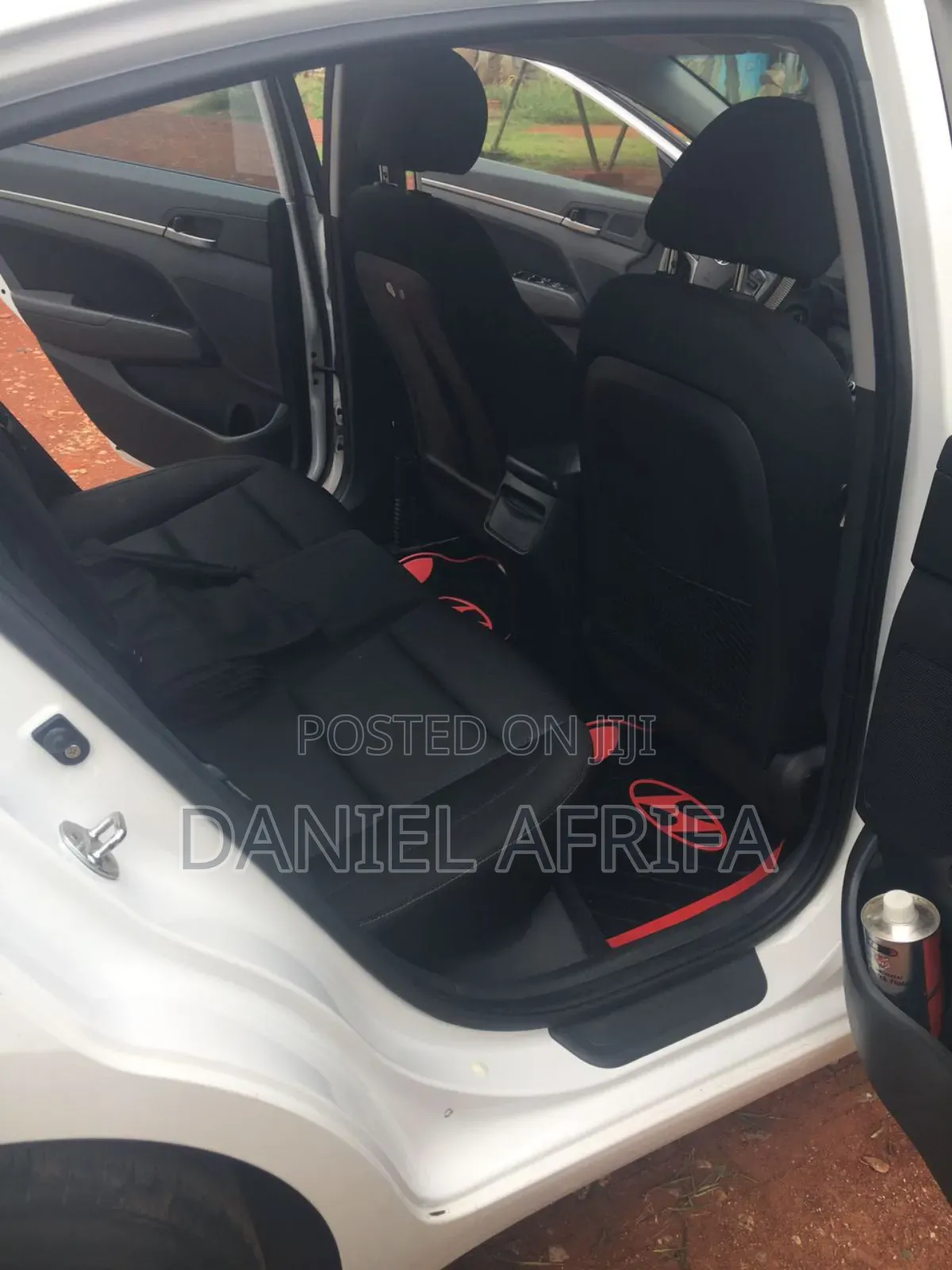 Hyundai Elantra SE Sedan FWD (2.0L 4cyl 6M) 2017 White