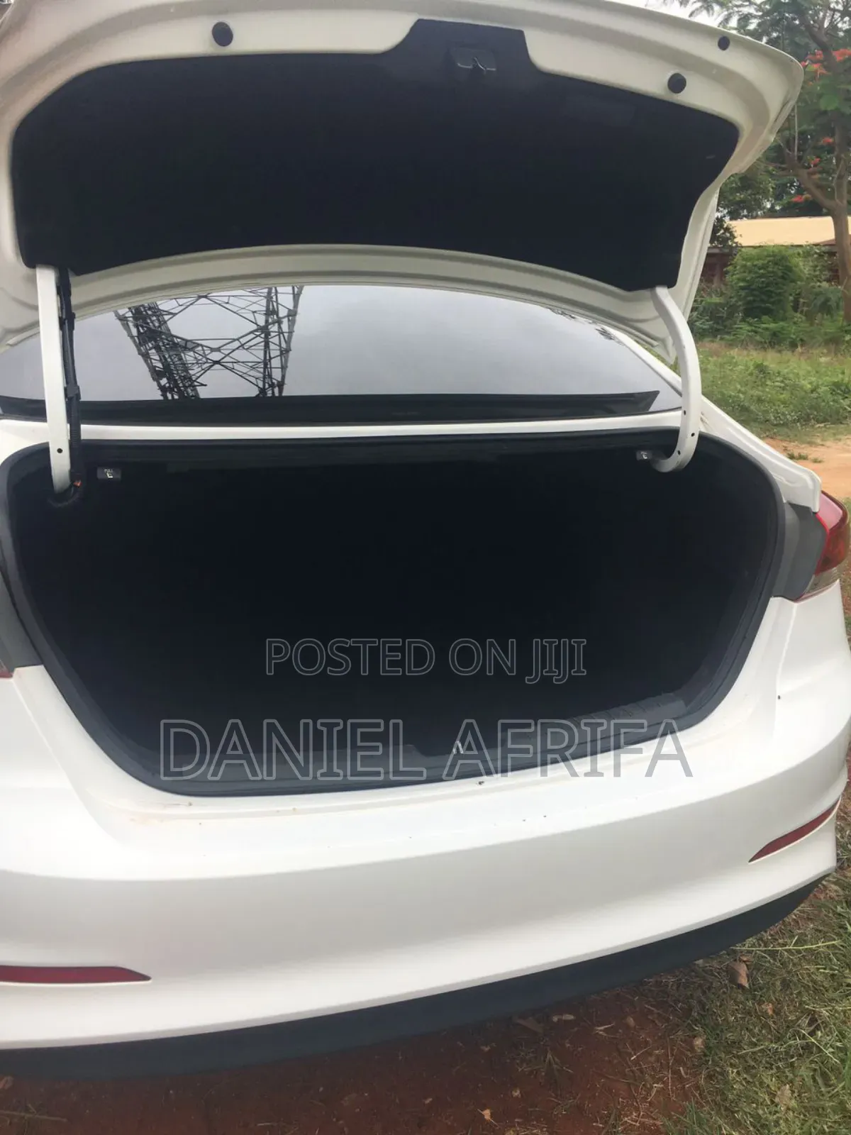 Hyundai Elantra SE Sedan FWD (2.0L 4cyl 6M) 2017 White