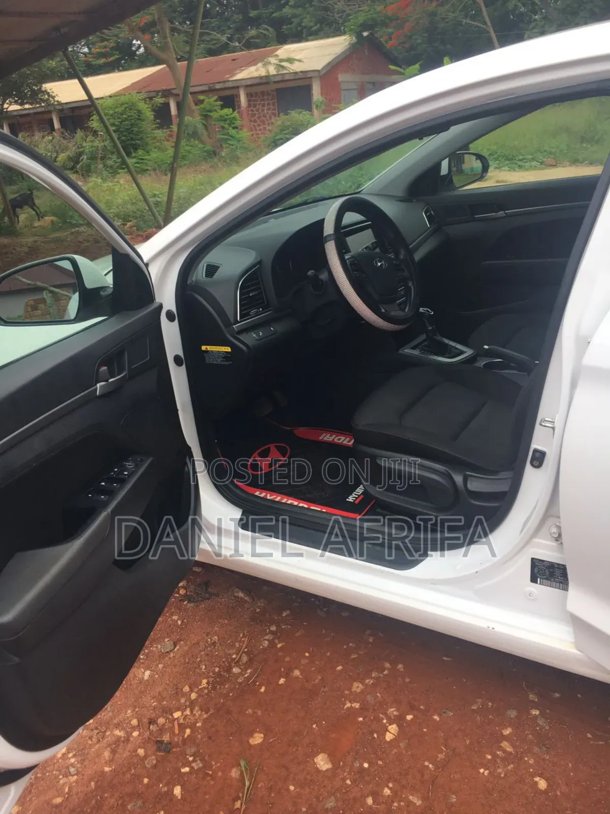 Hyundai Elantra SE Sedan FWD (2.0L 4cyl 6M) 2017 White