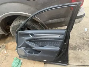 Honda Accord 2019- Front Right Door