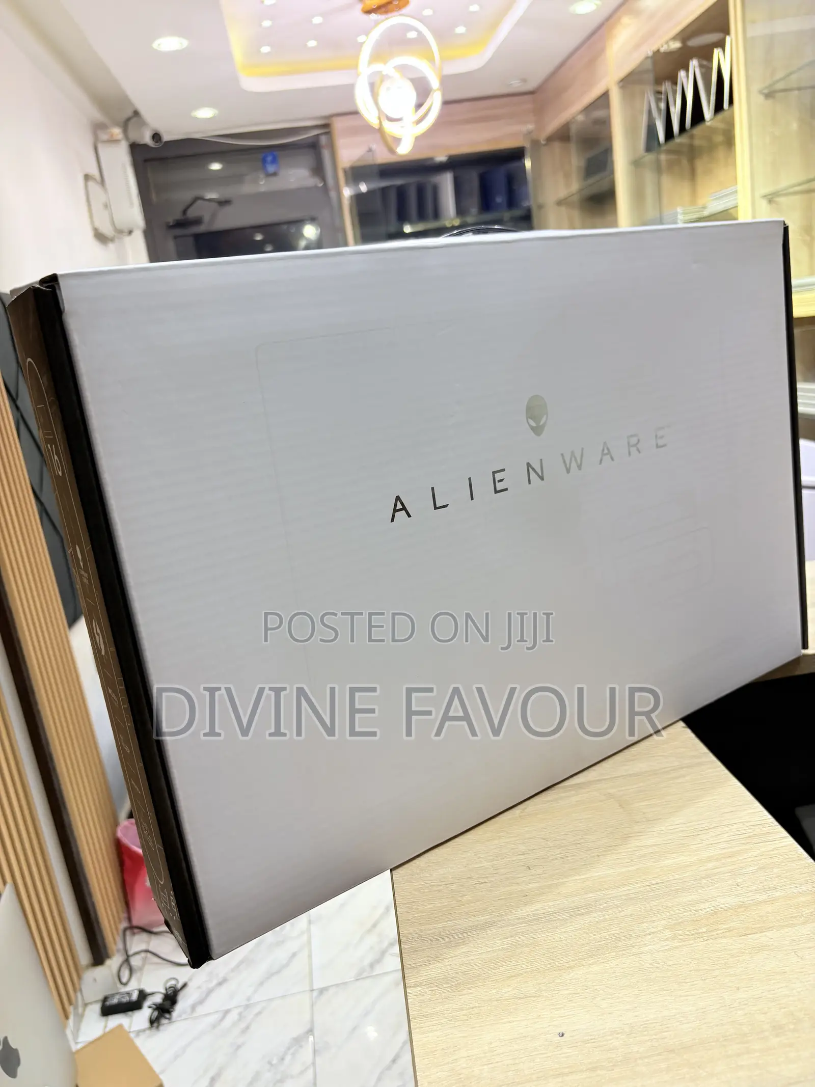 New Laptop Alienware M16 R1 32GB Intel Core i9 SSD 1T