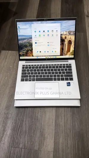 Laptop HP EliteBook 840 G10 16GB Intel Core i7 SSD 512GB