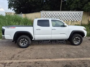 Toyota Tacoma TRD Off Road 2019 Off white