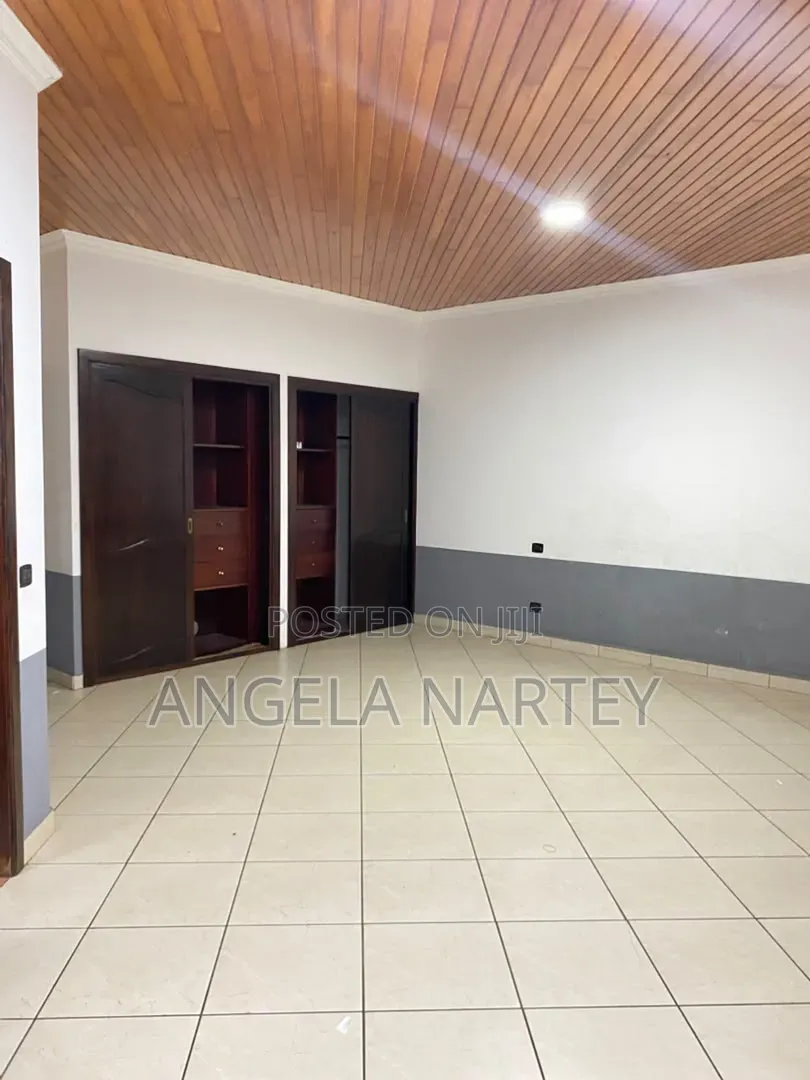 5bdrm House in Transacco Estates, Accra Metropolitan for sale