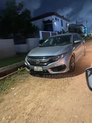 Honda Civic EX Hatchback 2018 Silver