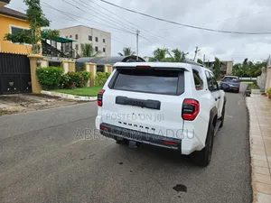 Toyota 4-Runner 2025 White