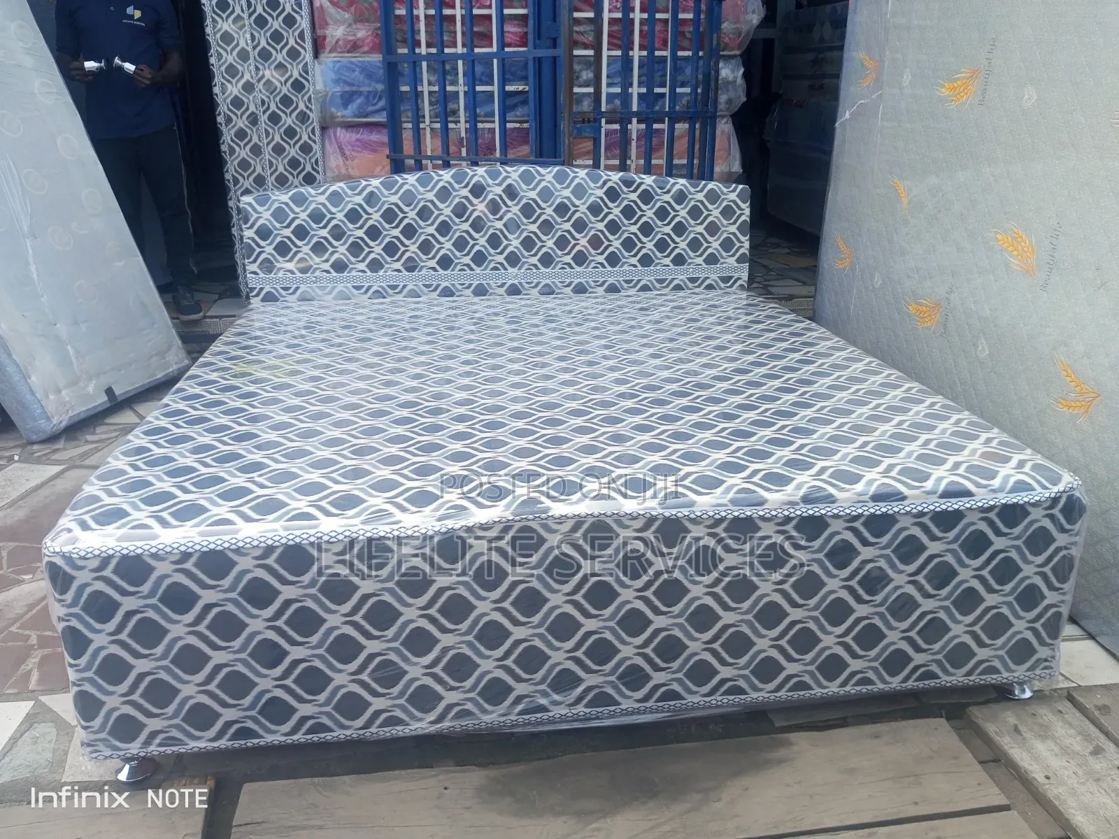 Get All in 1 Bed( Inbuilt Mattress) - Queen