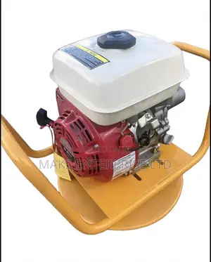 Gasoline Concrete Vibrator With a Poker Rod