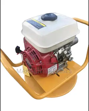Gasoline Concrete Vibrator With a Poker Rod