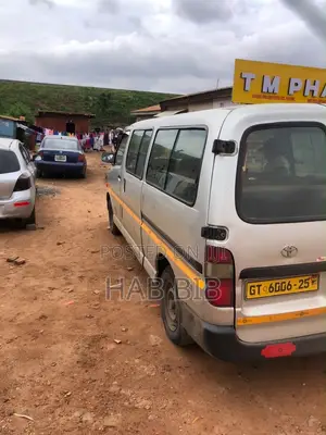 Toyota HiAce 2008 Brown