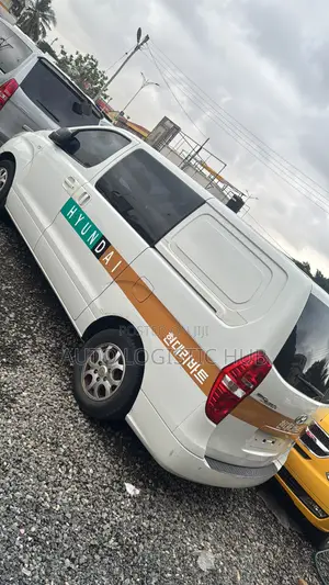 Hyundai Starex 2016 White